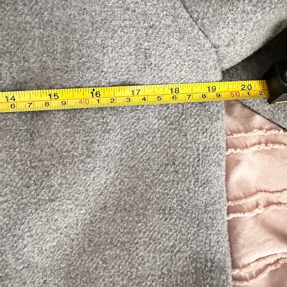 Size Large (L) Grey Zara Pea Coat - Picture 8 of 9